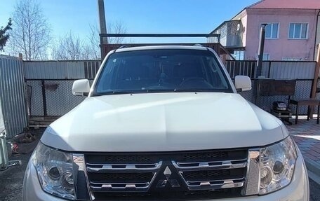 Mitsubishi Pajero IV, 2011 год, 2 200 000 рублей, 3 фотография