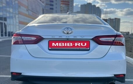 Toyota Camry, 2021 год, 3 650 000 рублей, 8 фотография