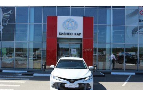 Toyota Camry, 2018 год, 2 950 000 рублей, 2 фотография