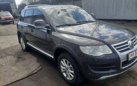 Volkswagen Touareg III, 2007 год, 1 550 000 рублей, 2 фотография