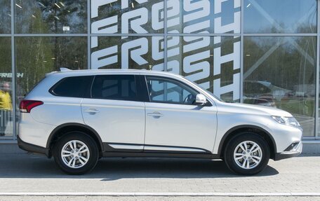 Mitsubishi Outlander III рестайлинг 3, 2018 год, 2 379 000 рублей, 5 фотография