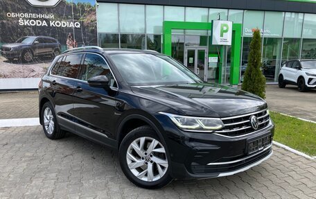 Volkswagen Tiguan II, 2021 год, 3 480 000 рублей, 3 фотография