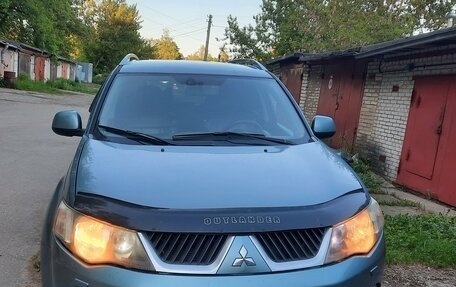 Mitsubishi Outlander III рестайлинг 3, 2007 год, 1 370 000 рублей, 2 фотография