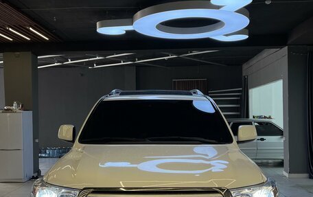 Toyota Land Cruiser 200, 2011 год, 3 950 000 рублей, 2 фотография