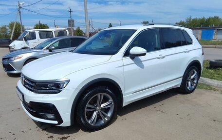 Volkswagen Tiguan II, 2019 год, 3 800 000 рублей, 2 фотография