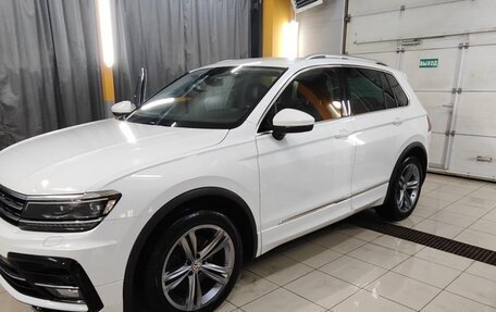 Volkswagen Tiguan II, 2019 год, 3 800 000 рублей, 3 фотография