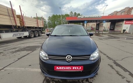 Volkswagen Polo VI (EU Market), 2011 год, 735 000 рублей, 2 фотография