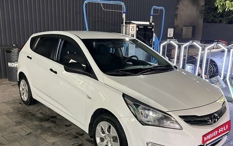 Hyundai Solaris II рестайлинг, 2014 год, 880 000 рублей, 2 фотография