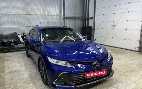 Toyota Camry, 2021 год, 4 300 000 рублей, 2 фотография