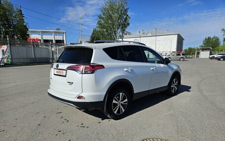 Toyota RAV4, 2018 год, 3 050 000 рублей, 4 фотография
