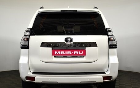 Toyota Land Cruiser Prado 150 рестайлинг 2, 2021 год, 6 200 000 рублей, 5 фотография