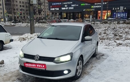 Volkswagen Polo VI (EU Market), 2011 год, 550 000 рублей, 2 фотография