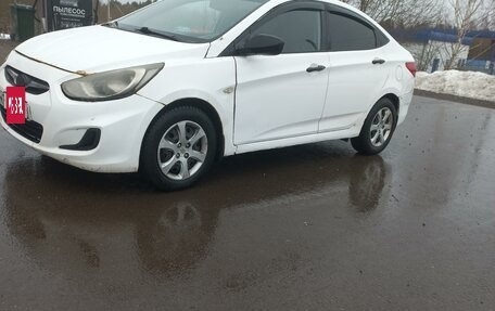 Hyundai Solaris II рестайлинг, 2013 год, 500 000 рублей, 3 фотография