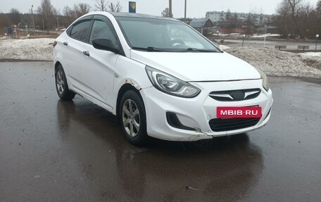 Hyundai Solaris II рестайлинг, 2013 год, 500 000 рублей, 2 фотография