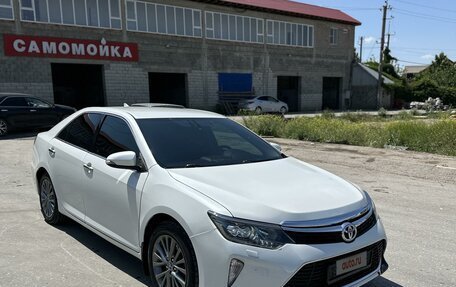 Toyota Camry, 2017 год, 2 290 000 рублей, 2 фотография