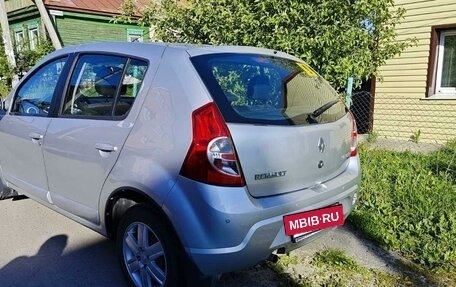 Renault Sandero I, 2012 год, 687 000 рублей, 2 фотография