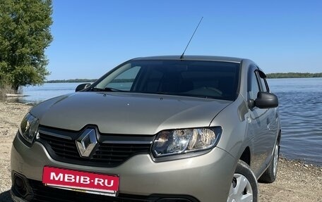 Renault Logan II, 2015 год, 970 000 рублей, 2 фотография