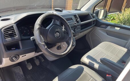 Volkswagen Caravelle T6 рестайлинг, 2017 год, 4 150 000 рублей, 6 фотография