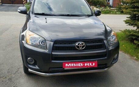 Toyota RAV4, 2011 год, 1 969 000 рублей, 2 фотография