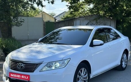 Toyota Camry, 2013 год, 1 850 000 рублей, 2 фотография