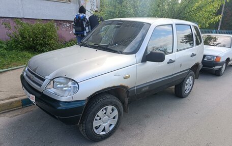 Chevrolet Niva I рестайлинг, 2004 год, 210 000 рублей, 3 фотография