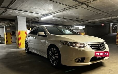 Honda Accord VIII рестайлинг, 2011 год, 2 000 000 рублей, 2 фотография