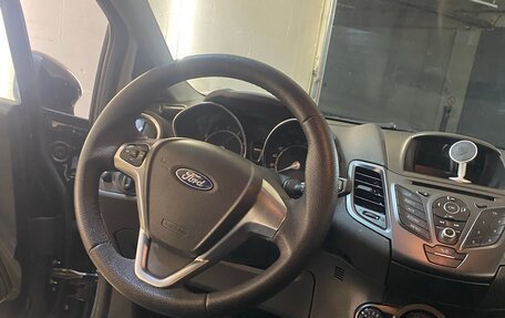 Ford Fiesta, 2015 год, 830 000 рублей, 3 фотография