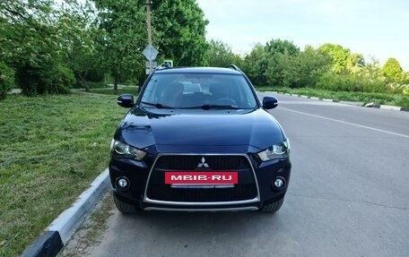 Mitsubishi Outlander III рестайлинг 3, 2011 год, 1 190 000 рублей, 2 фотография