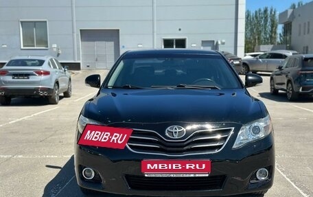 Toyota Camry, 2011 год, 1 330 000 рублей, 2 фотография