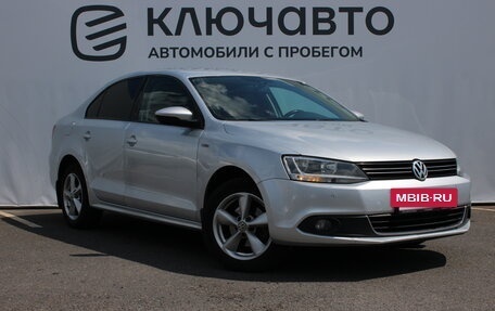 Volkswagen Jetta VI, 2013 год, 1 130 000 рублей, 2 фотография