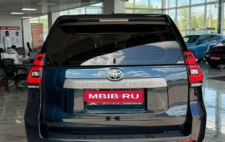 Toyota Land Cruiser Prado 150 рестайлинг 2, 2017 год, 4 999 000 рублей, 5 фотография