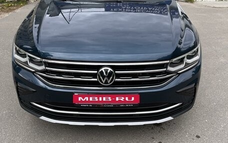 Volkswagen Tiguan II, 2020 год, 3 950 000 рублей, 2 фотография