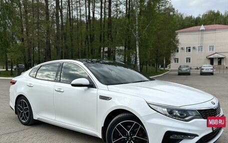 KIA Optima IV, 2018 год, 2 600 000 рублей, 3 фотография