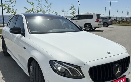 Mercedes-Benz E-Класс, 2019 год, 4 400 000 рублей, 4 фотография