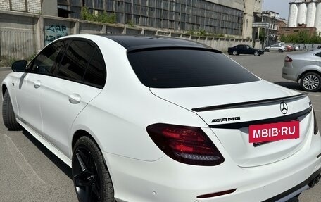 Mercedes-Benz E-Класс, 2019 год, 4 400 000 рублей, 8 фотография