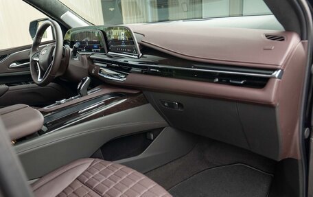Cadillac Escalade V, 2024 год, 19 980 000 рублей, 10 фотография