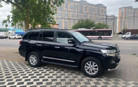 Toyota Land Cruiser 200, 2015 год, 5 777 000 рублей, 3 фотография