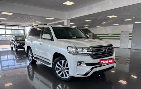 Toyota Land Cruiser 200, 2017 год, 7 195 000 рублей, 5 фотография