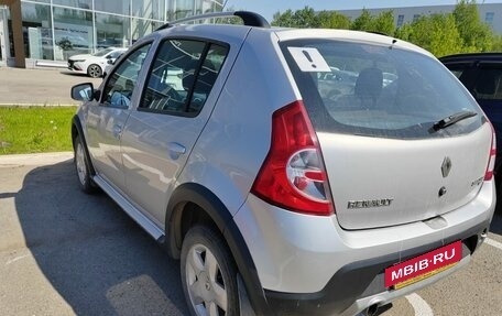 Renault Sandero I, 2014 год, 949 000 рублей, 2 фотография