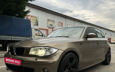 BMW 1 серия, 2005 год, 650 000 рублей, 2 фотография