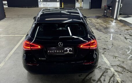 Mercedes-Benz A-Класс, 2020 год, 2 800 000 рублей, 3 фотография