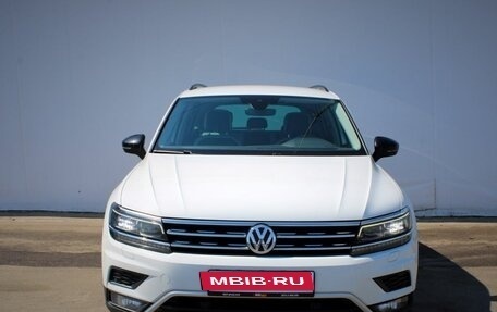 Volkswagen Tiguan II, 2019 год, 2 680 000 рублей, 2 фотография