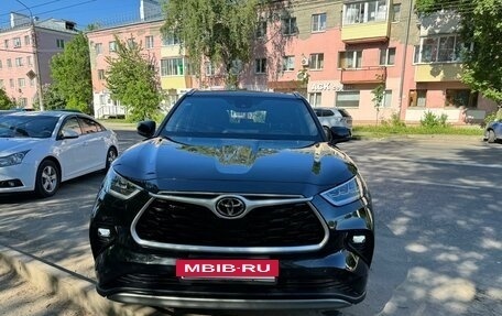 Toyota Highlander, 2023 год, 6 490 000 рублей, 3 фотография