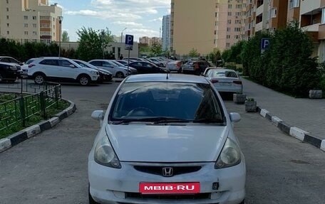 Honda Fit III, 2001 год, 390 000 рублей, 1 фотография