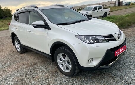 Toyota RAV4, 2014 год, 2 950 000 рублей, 3 фотография