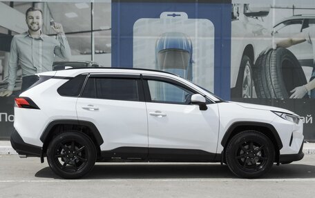 Toyota RAV4, 2021 год, 3 599 000 рублей, 5 фотография