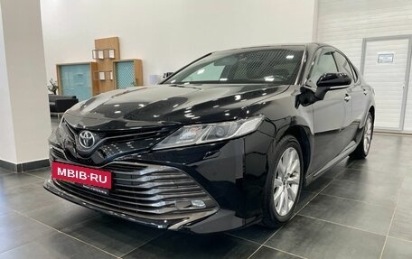 Toyota Camry, 2019 год, 2 430 000 рублей, 3 фотография