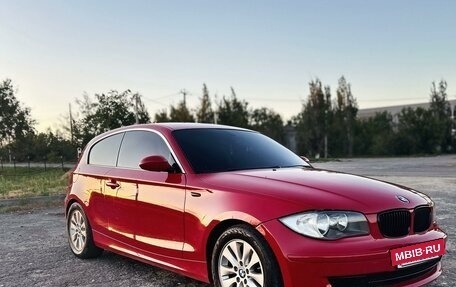 BMW 1 серия, 2008 год, 800 000 рублей, 2 фотография