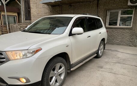 Toyota Highlander III, 2011 год, 2 700 000 рублей, 1 фотография