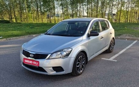 KIA cee'd I рестайлинг, 2011 год, 674 000 рублей, 1 фотография